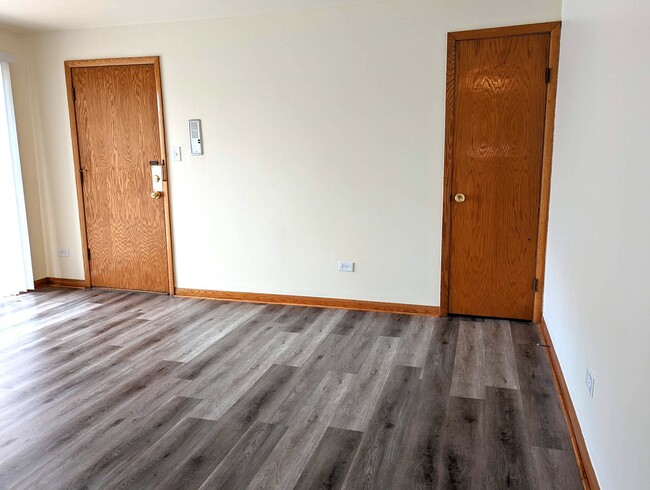 Building Photo - 5121 W 79th St