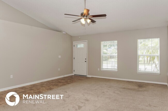 Foto del edificio - 1394 Gillott St NW