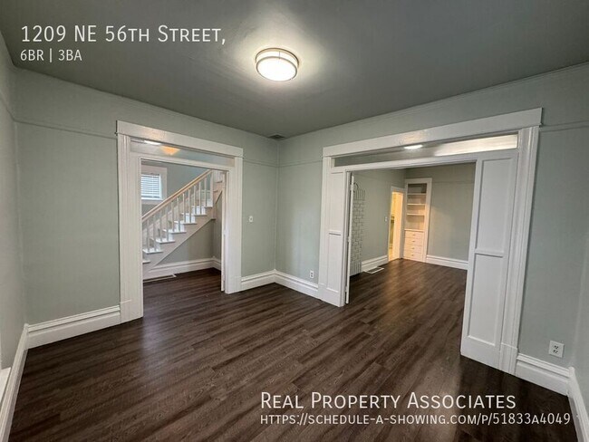 Foto del edificio - 1209 NE 56th St