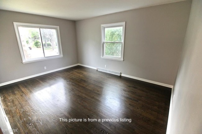 Building Photo - 3 br, 1 bath Apartment - 3742 S 91st Street
