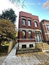 Building Photo - 822 N Winchester Ave
