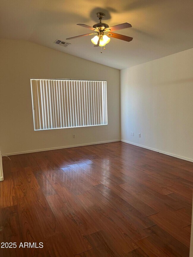 Foto del edificio - 5018 W Glass Ln