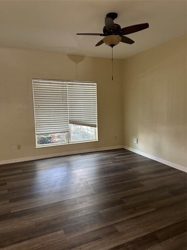 Foto del edificio - 9009 Richmond Ave.