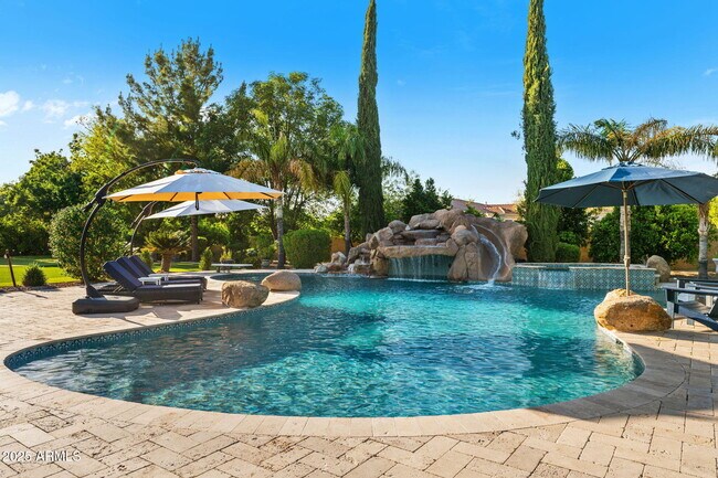Foto del edificio - 3452 E Ivyglen Cir