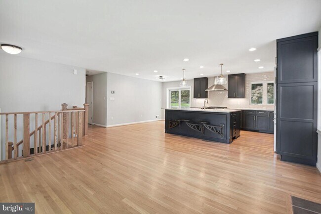 Foto del edificio - 3707 Cameron Mills Rd