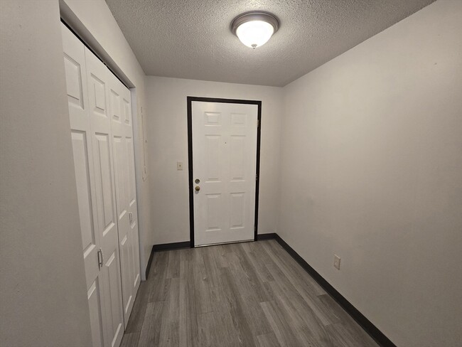 Building Photo - 147 Rawson Rd