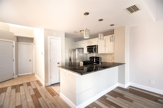 Foto del edificio - 3414 Country Club Dr W