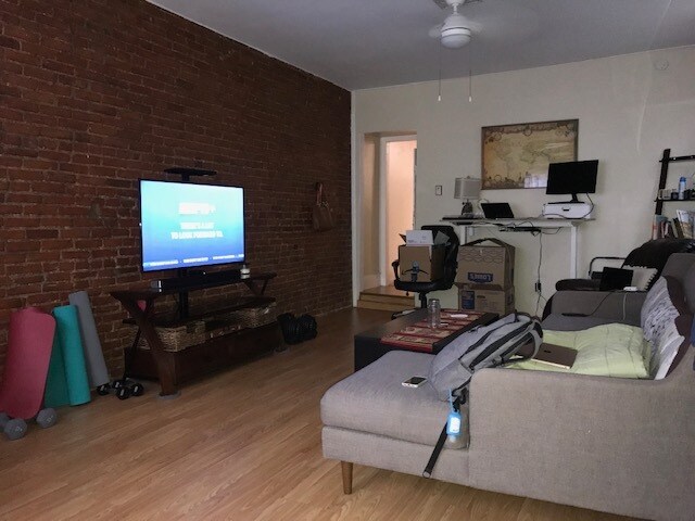 Living Room - 714 N 24th St