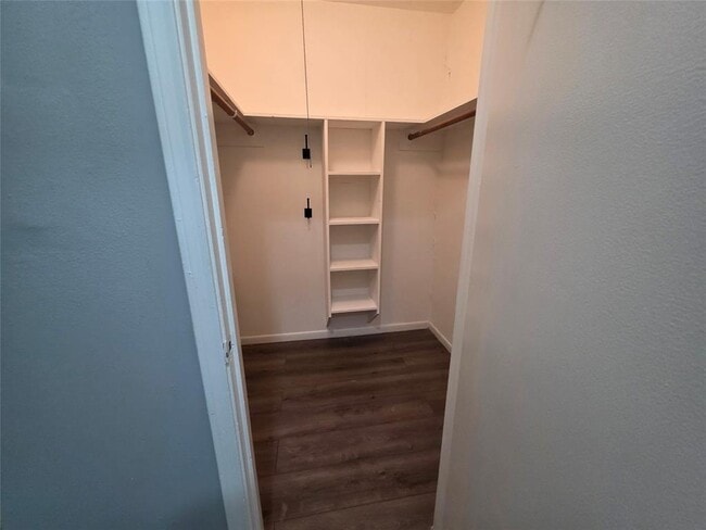 Building Photo - 814 Cascade Creek Dr