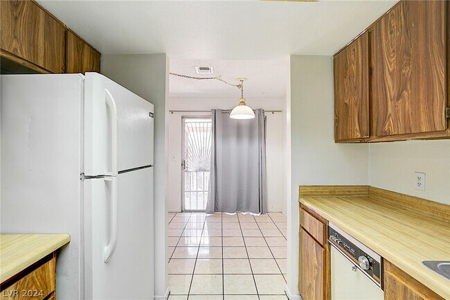 Foto del edificio - 228 N Bruce St