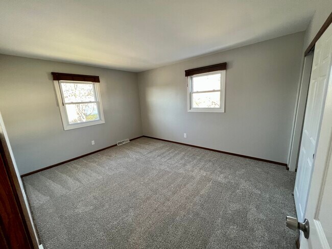 Bedroom 2 - 1329 Fleetfoot Dr