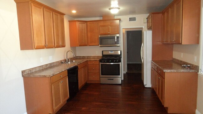 Foto del edificio - 344 N Shattuck Pl