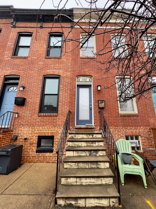 Foto del edificio - Charming 2 Bedroom/2 Bathroom Townhome in Canton, Baltimore, MD!
