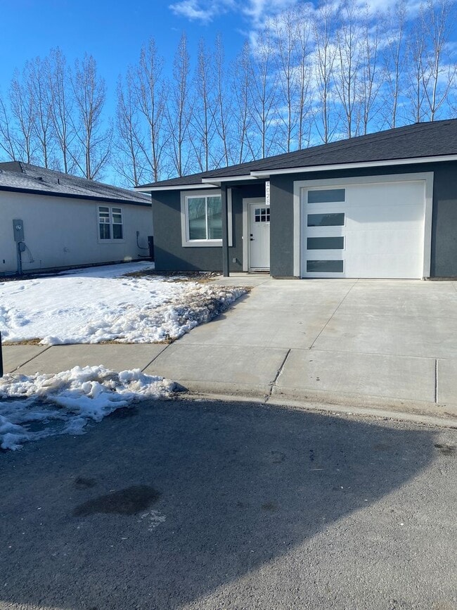 Building Photo - Beautiful New Construction Condos in Moses...