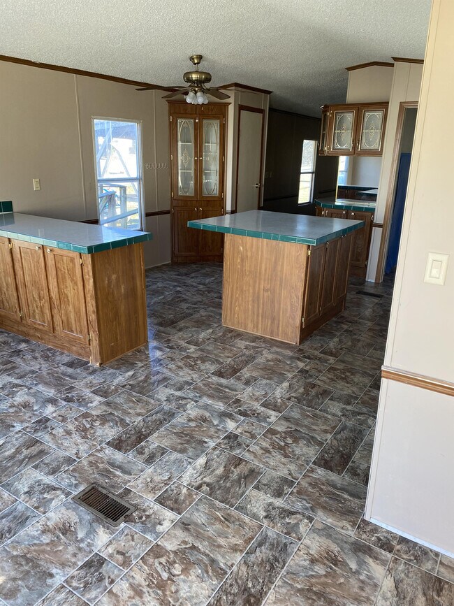 Building Photo - 307 Piper Dr