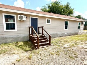 Building Photo - 2706 Observation Dr