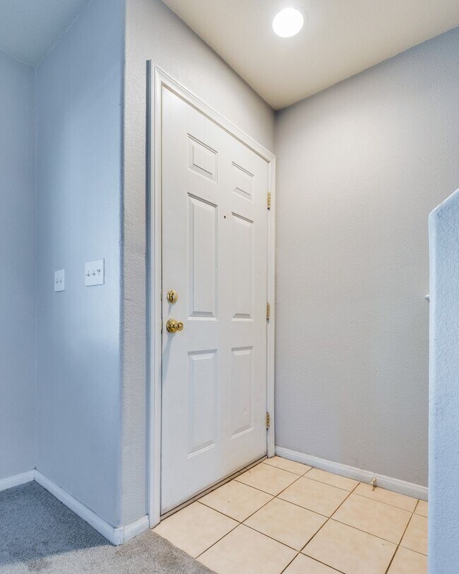 Building Photo - 5225 Shreve Ave