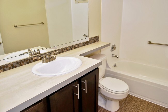 Foto del edificio - 250 Evergreen Rd