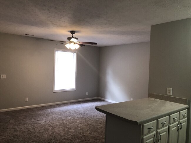 Foto del edificio - 3BD 3BA DUPLEX FOR RENT