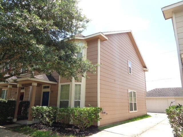 Foto del edificio - 16807 Mammoth Springs Dr