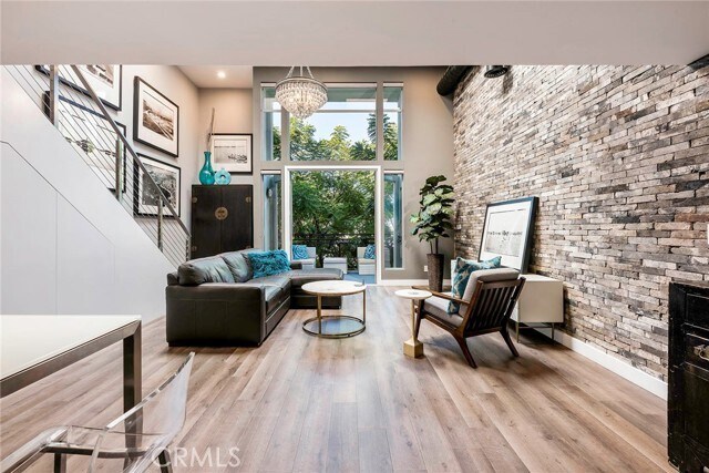 Foto principal - 834 E 4th St