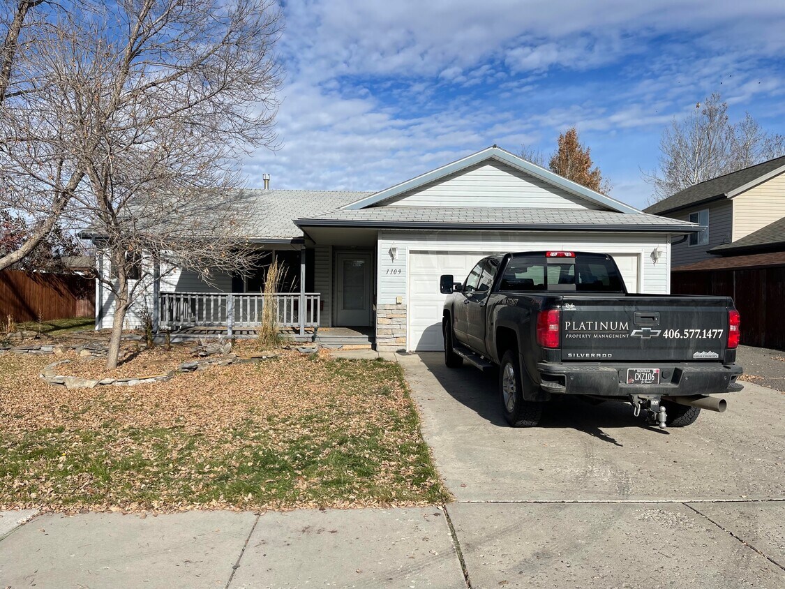 Primary Photo - 1109 Cardinal Dr