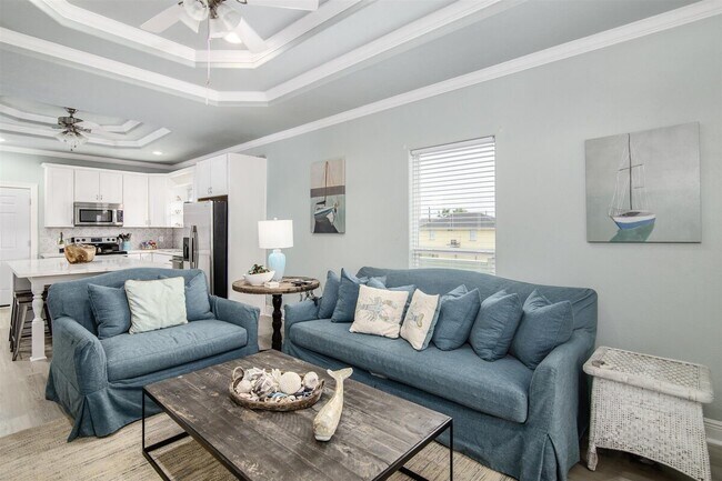 Building Photo - 986 Bahama Dr