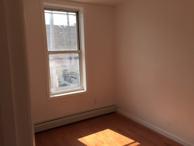 Building Photo - 5912 8th Ave