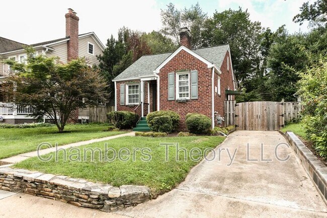 Foto del edificio - 119 W George Mason Rd