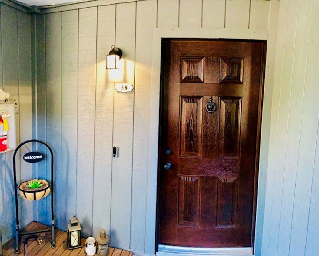 Primary Photo - 2 Bedroom, 2 Bathroom Condo for Rent – Che...
