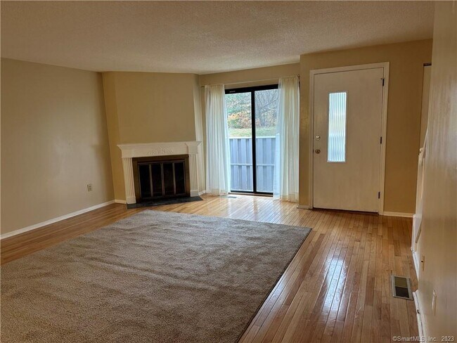 Foto del edificio - 26 Ives Hill Ct