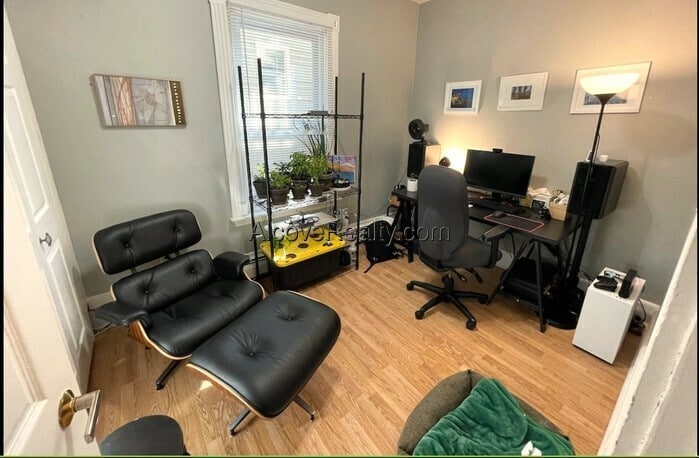 Photo - 204 River St (Cambridge, MA)