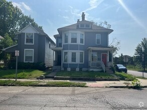 Building Photo - 544 S Champion Ave
