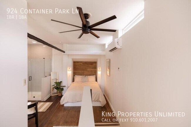 Foto del edificio - 924 Container Park Ln