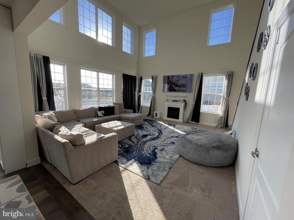 146 Roseum Way, Harrison Township, NJ 08062 House for Rent in