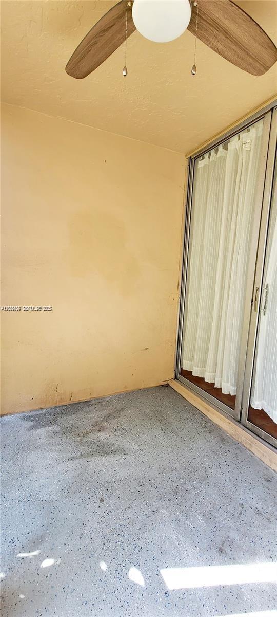 Foto del edificio - 9410 Live Oak Pl