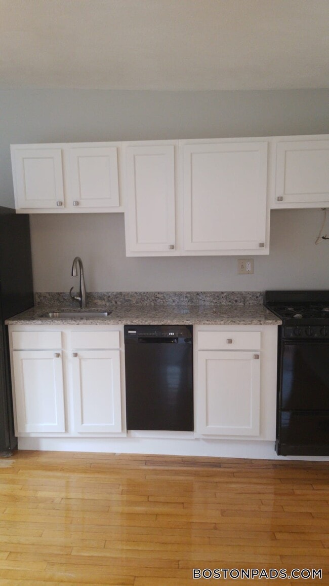 Foto del edificio - 145 Endicott St