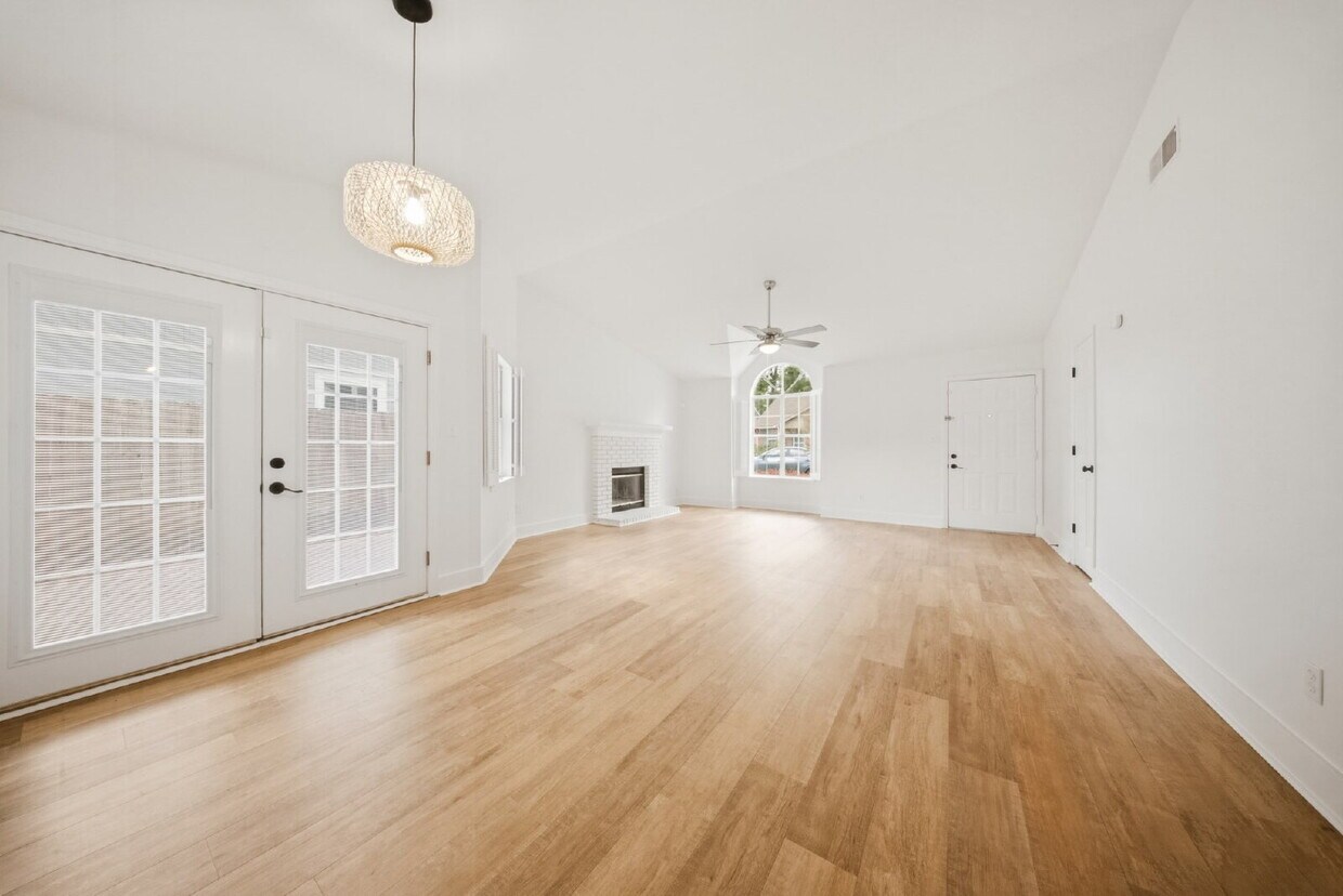 Beautifully Renovated 3BR/2BA Home with Fireplace, Fenced Yard & Garage in Timber Lake! - Beautifully Renovated 3BR/2BA Home with Fireplace, Fenced Yard & Garage in Timber Lake!