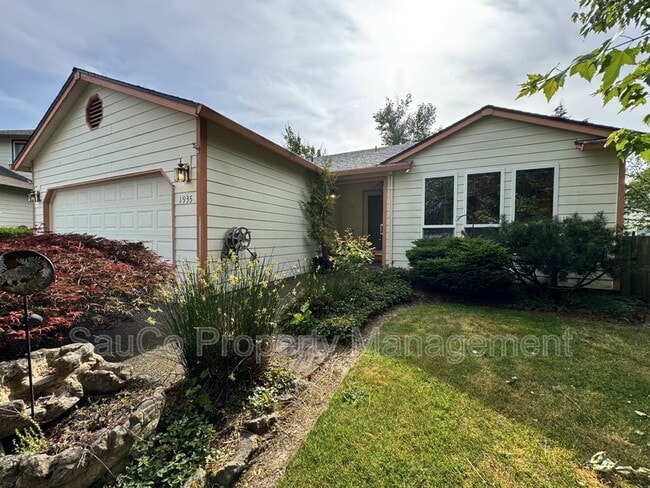 Building Photo - 1935 SE 75th Ct