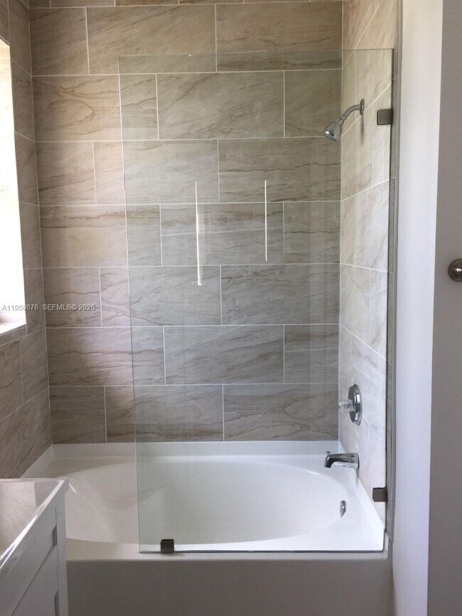 Building Photo - 10902 NW 83rd St