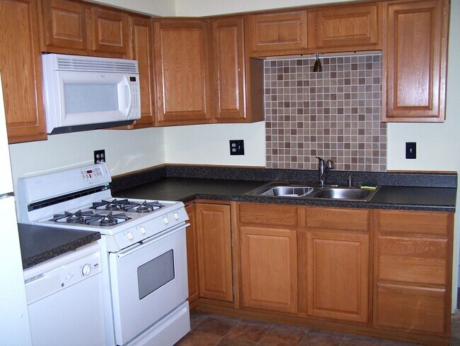 Foto del edificio - Very sharp 3BR 1 bath ranch home in Normal...