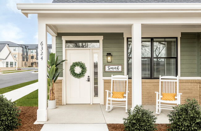 Cottage Front Door - Randall Residence at Gateway Park