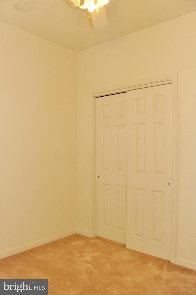 Building Photo - 8477 Silverdale Rd
