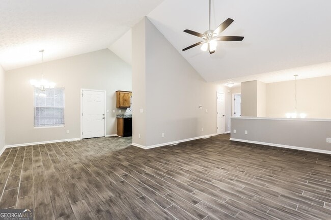 Building Photo - 6686 Cambridge Dr