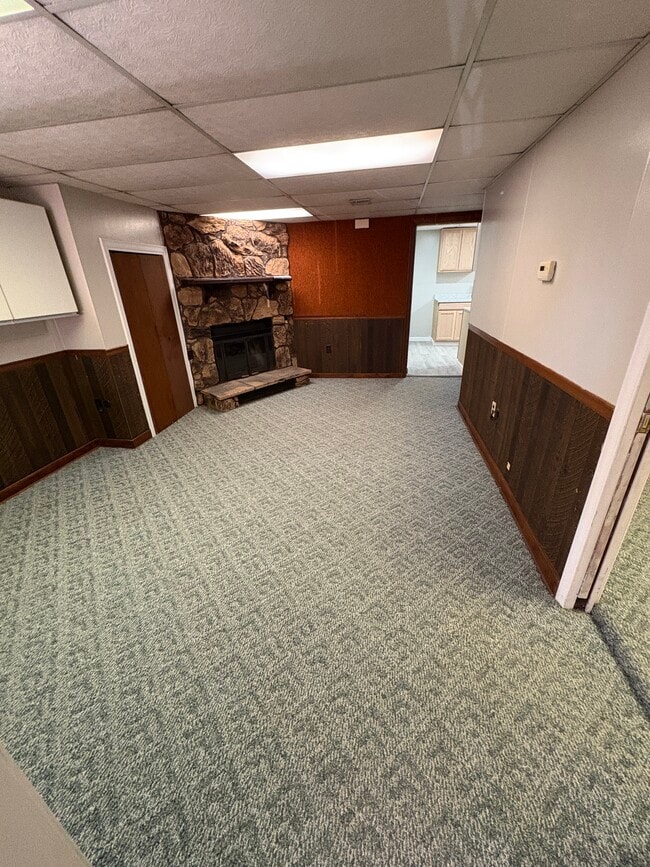 Building Photo - 915 Corbet St