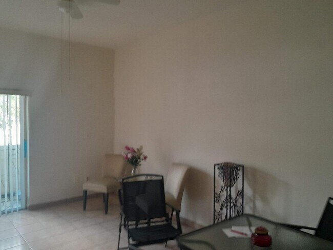 Foto del edificio - 4370 NW 11th St