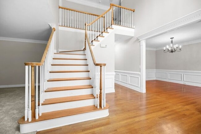 Building Photo - Beyond Stunning Home!