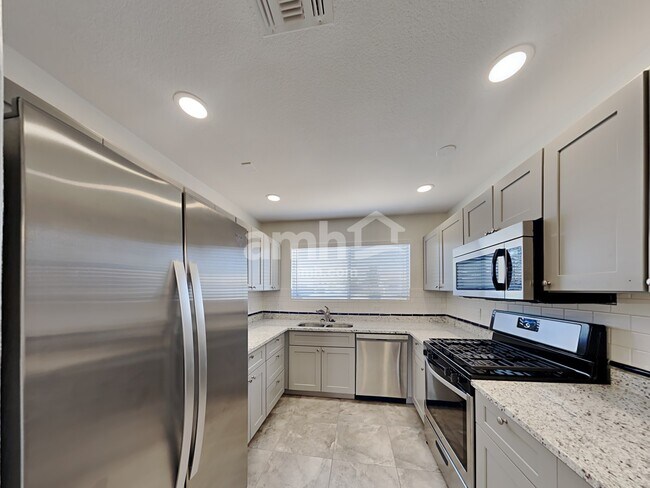 Building Photo - 16028 W Mesquite Dr