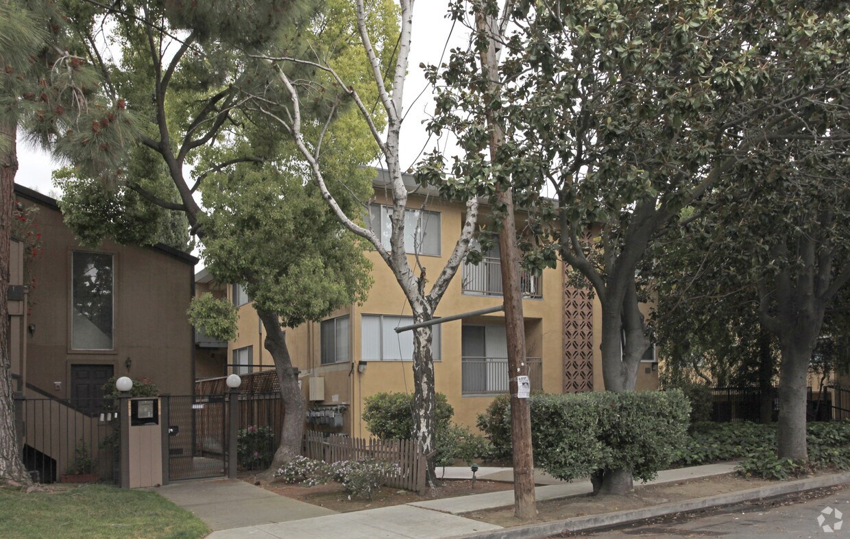 Primary Photo - Newell Avenue Apartments