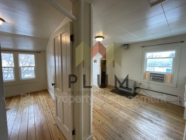 Building Photo - 807 Bulwer St